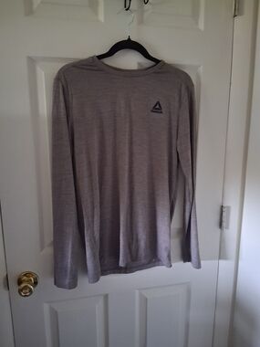 Reebok Men's Long Sleeve Athletic Tee